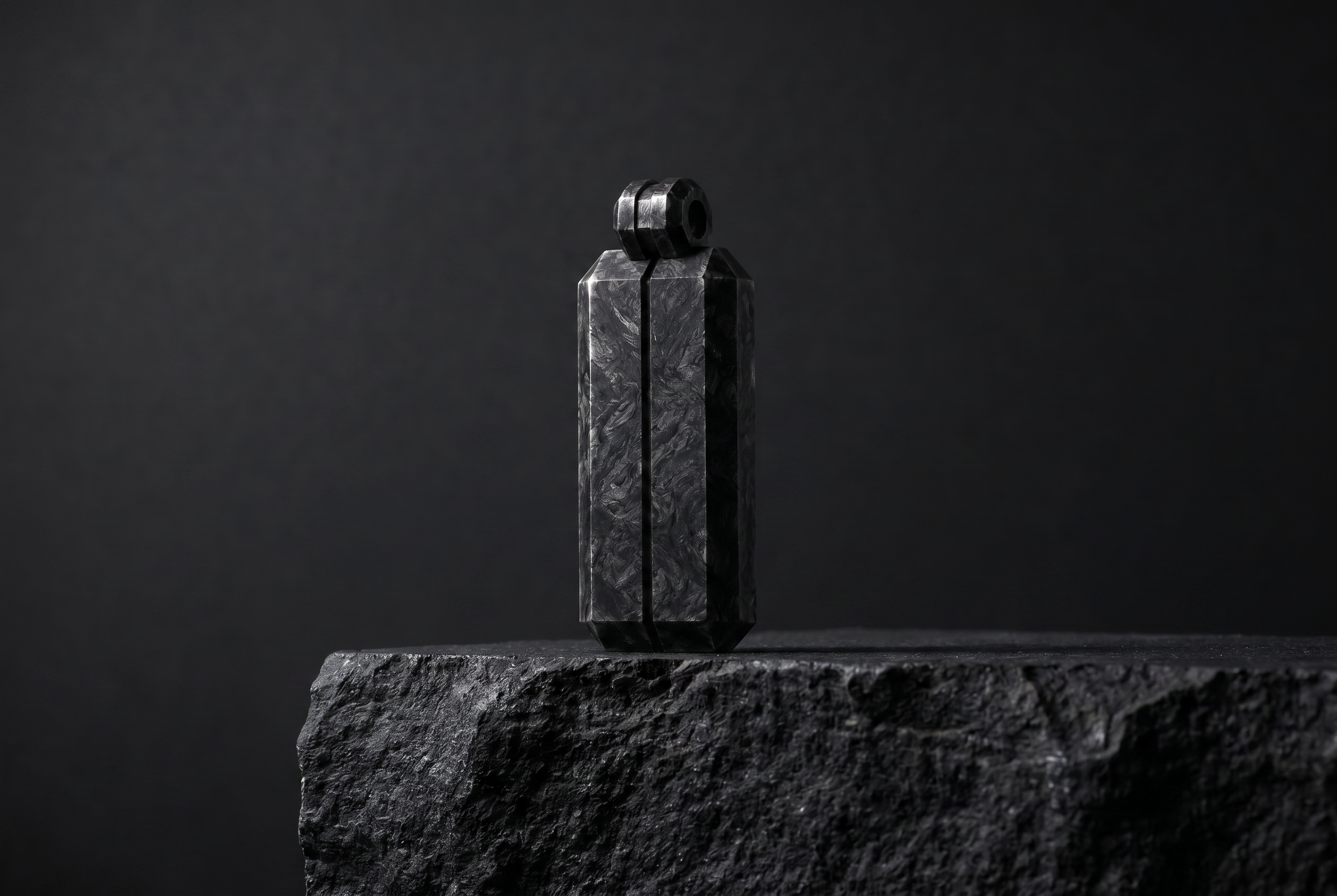 AXSIS Line Pendant — Carbon
