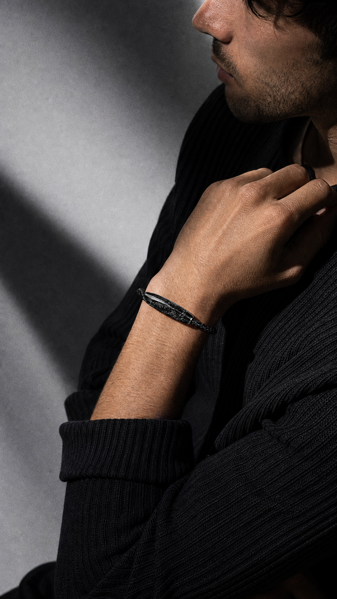 LINE STRANA — Pure Carbon