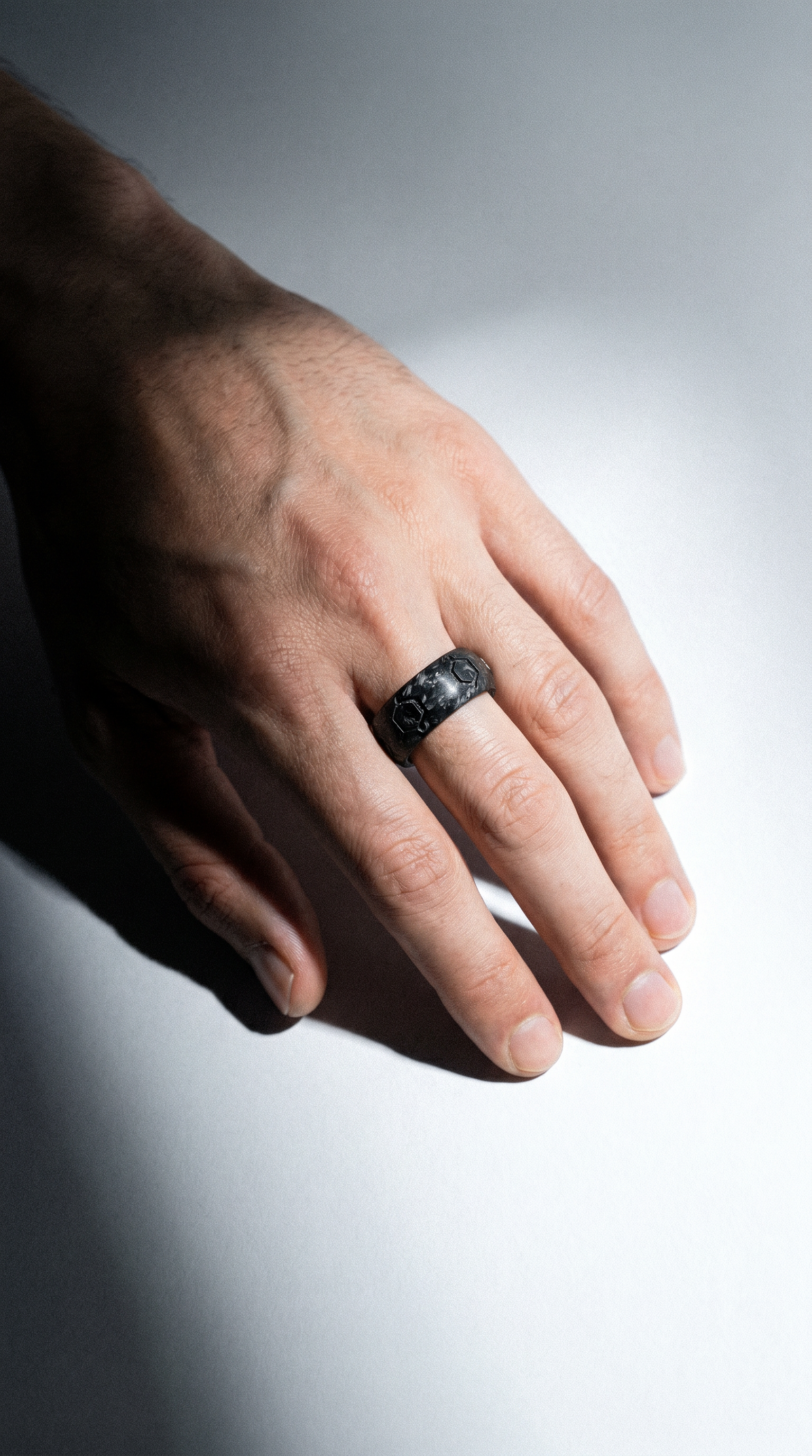 MATRIX HEX RING - Forged Carbon